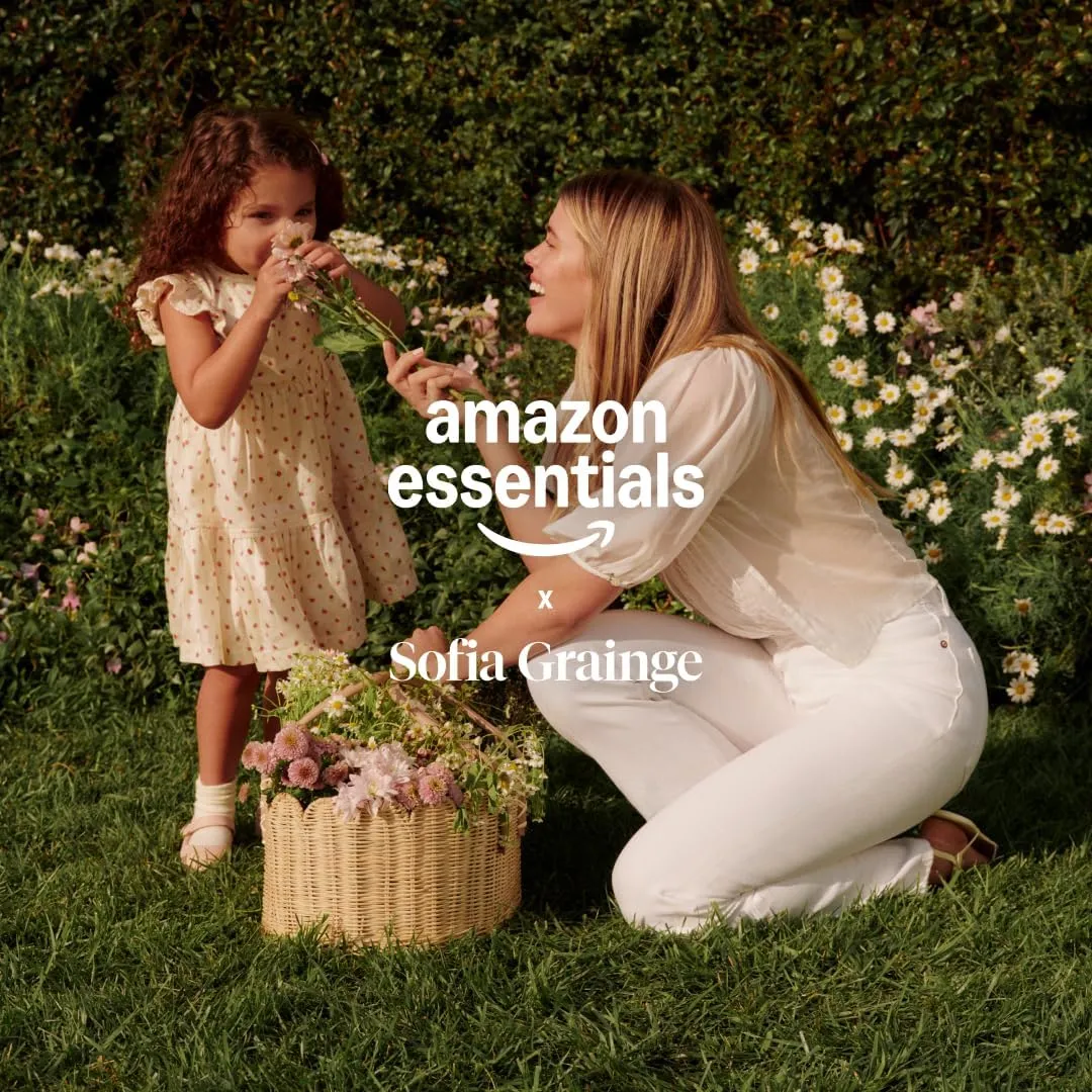 Amazon Essentials x Sofia Grainge Toddlers and Baby Girls' Eyelet Short & Top Set