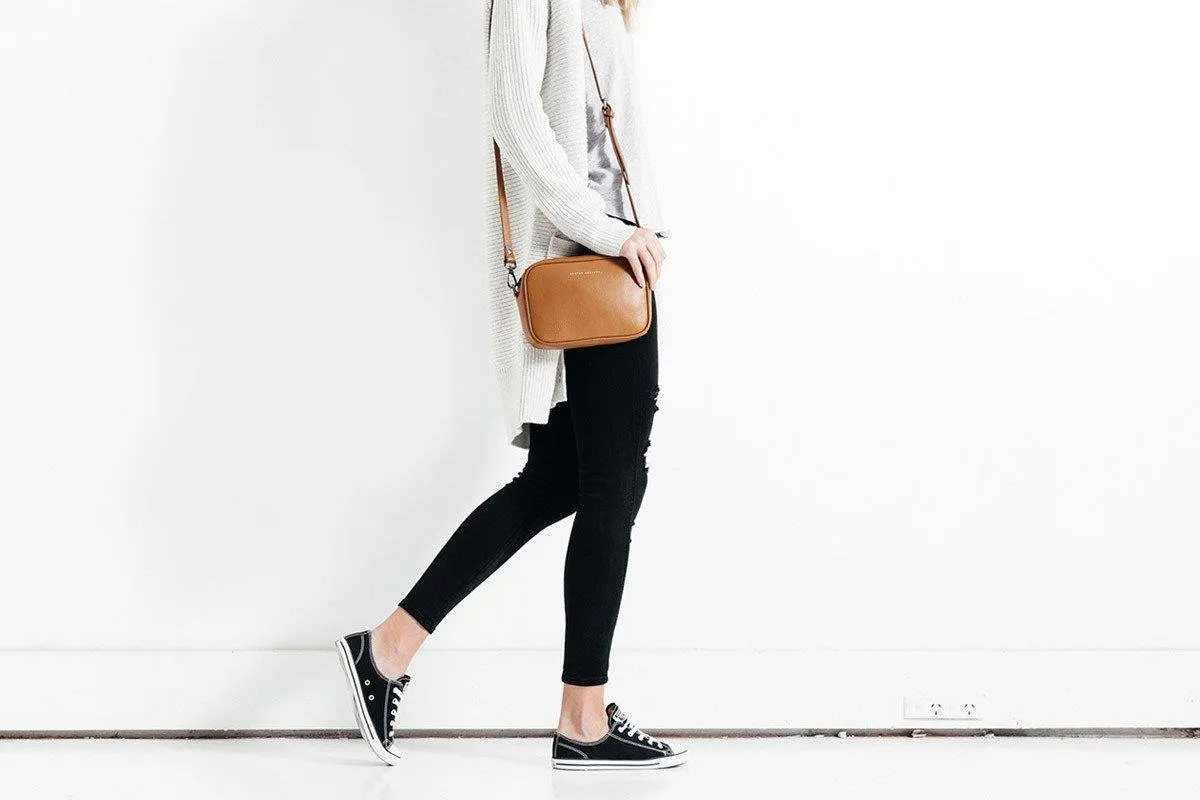 Plunder Crossbody Bag (Tan)