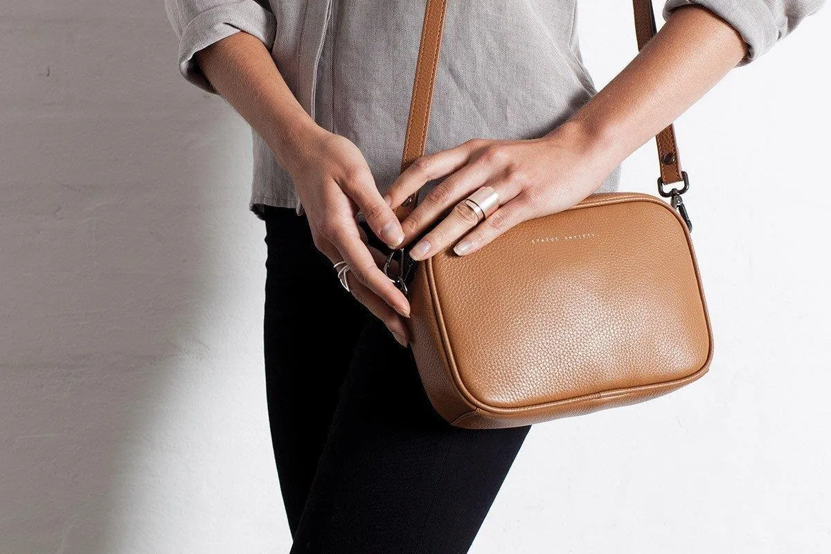 Plunder Crossbody Bag (Tan)