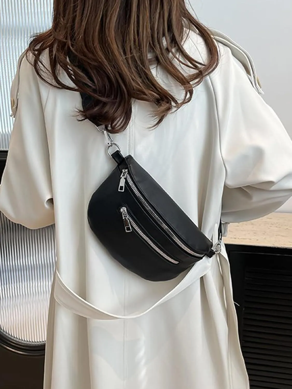 Verdusa Women's PU Leather Crossbody Bags Y2K Belt Bag Shoulder Bag with Zipper
